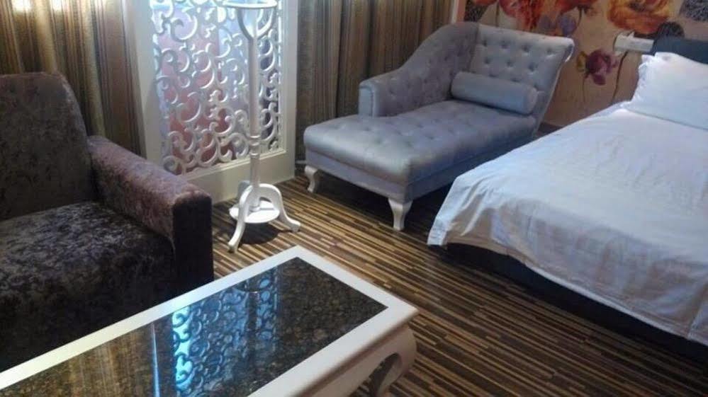 New Zhongxun Business Hotel Yueyang Eksteriør billede