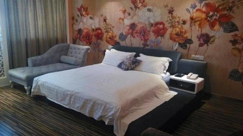 New Zhongxun Business Hotel Yueyang Eksteriør billede